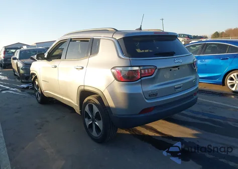 2018 Jeep Compass Latitude 4X4 из США, поврежденный, VIN 3C4NJDBB7JT175648